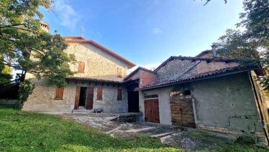 Rustico in venditaViano - Viano